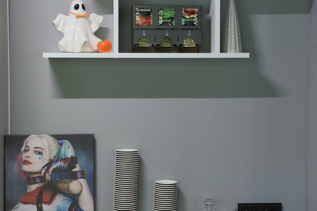 Арендовать Светлая комната на 12 человек