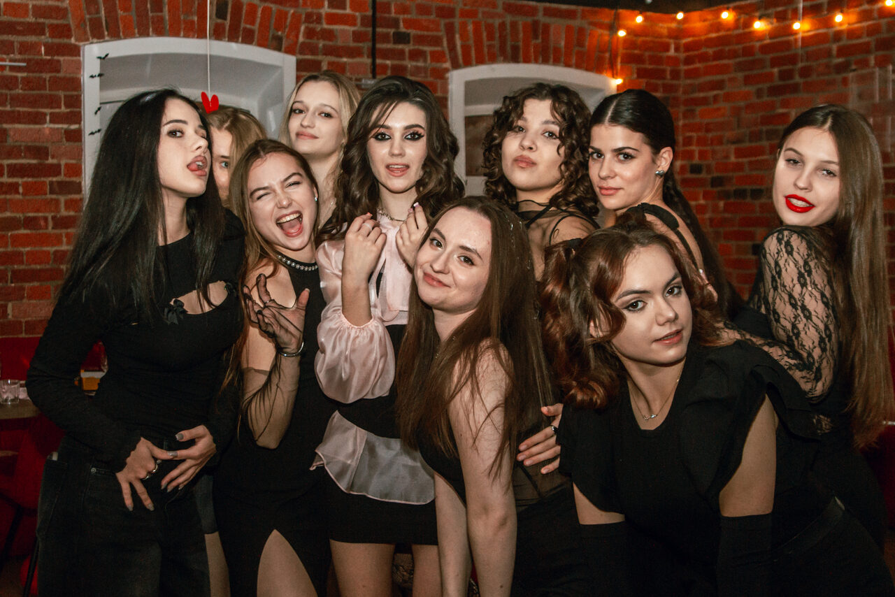 Арендовать Лофт-зал со сценой