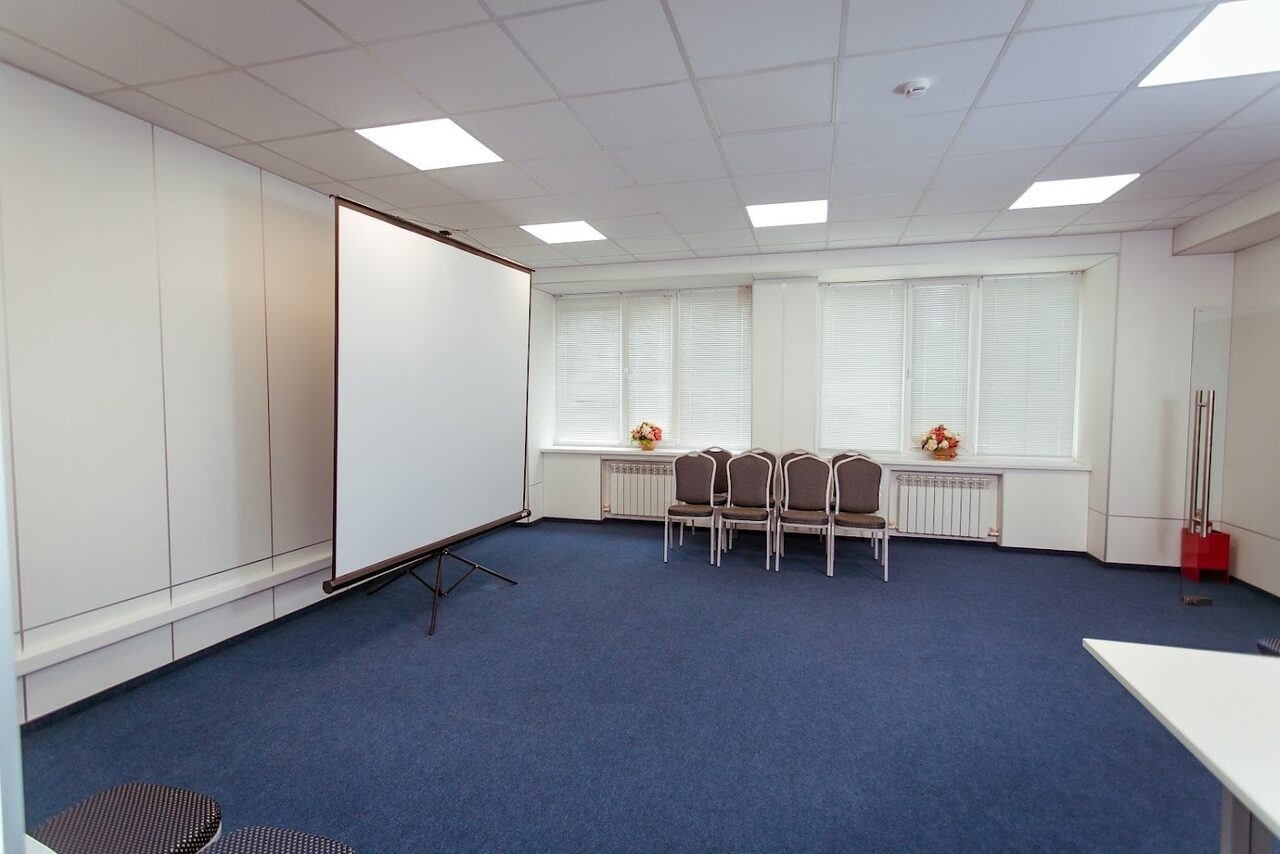 Арендовать Зал с проектором