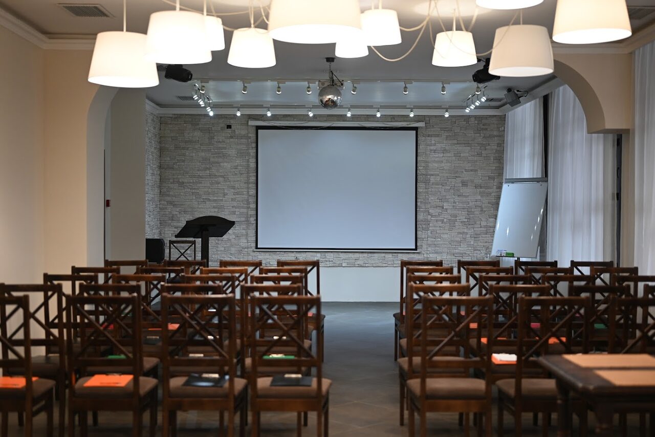 Арендовать Зал для конференций