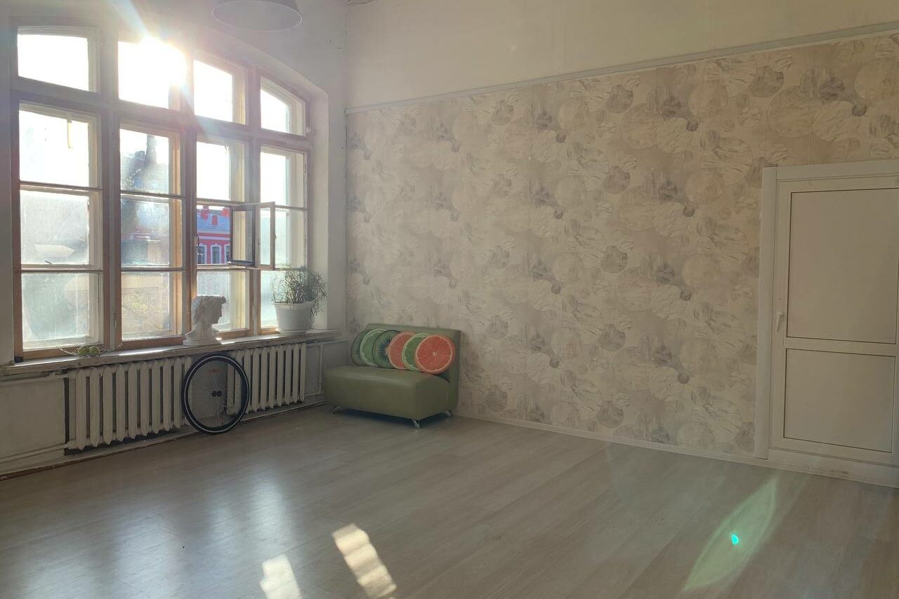 Арендовать Светлый зал 30 кв. м с естественным светом