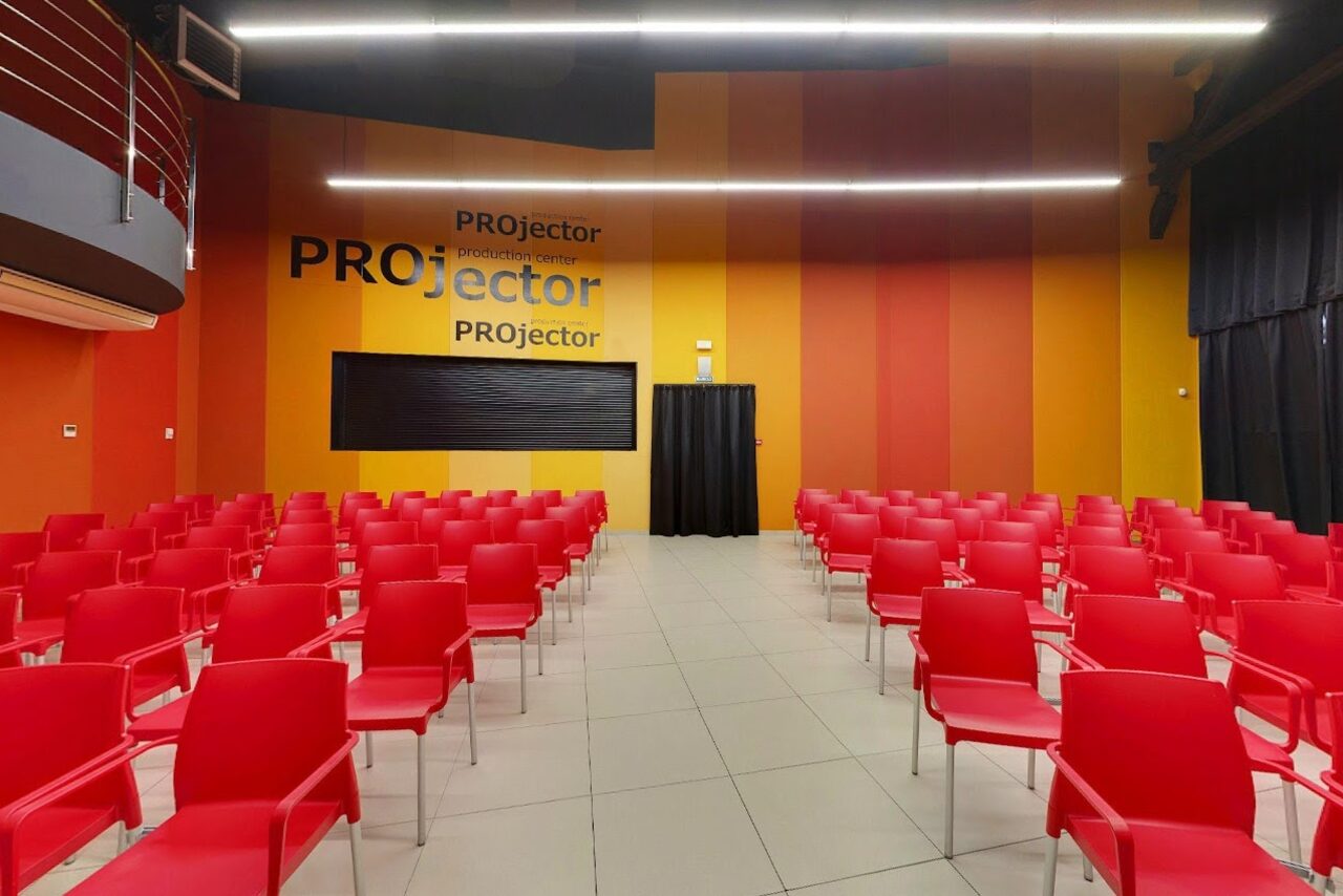 Арендовать Театральная площадка