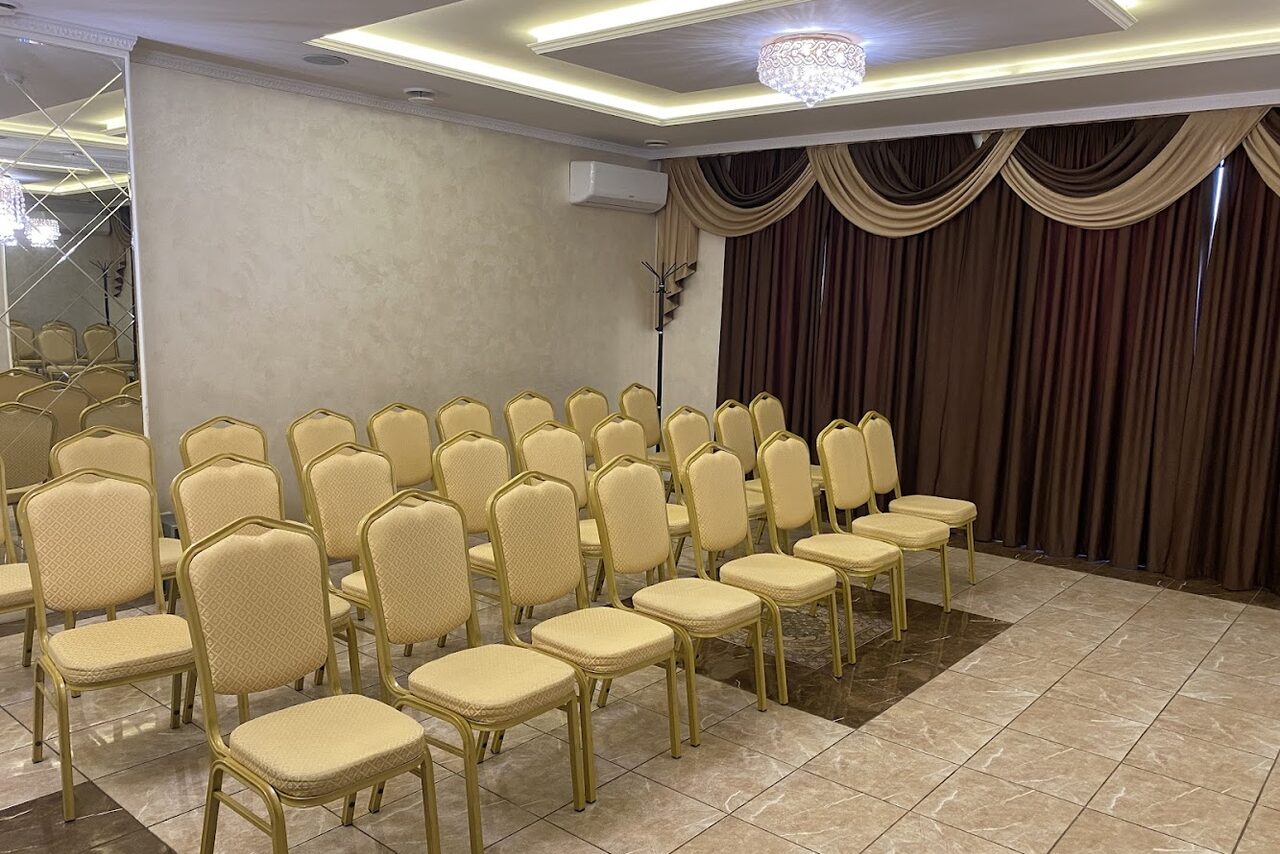 Арендовать Роскошный конференц-зал