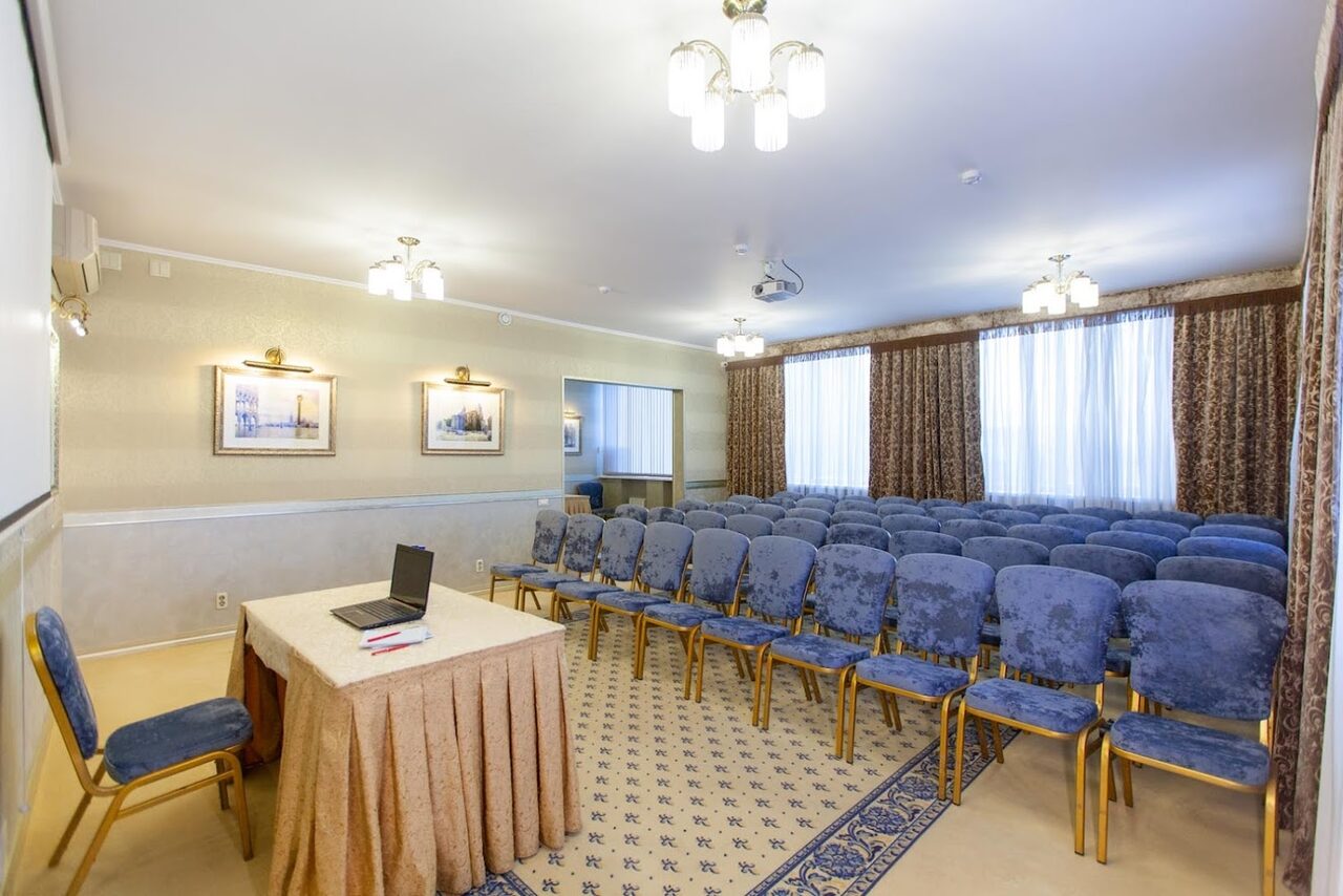 Арендовать Светлый конференц-зал