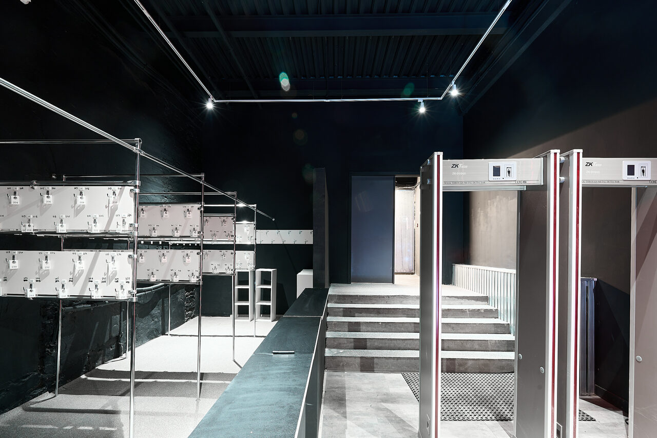 Арендовать Лофт Графит. Огромное пространство со сценой