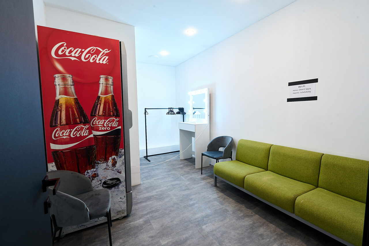 Арендовать Лофт Графит. Огромное пространство со сценой