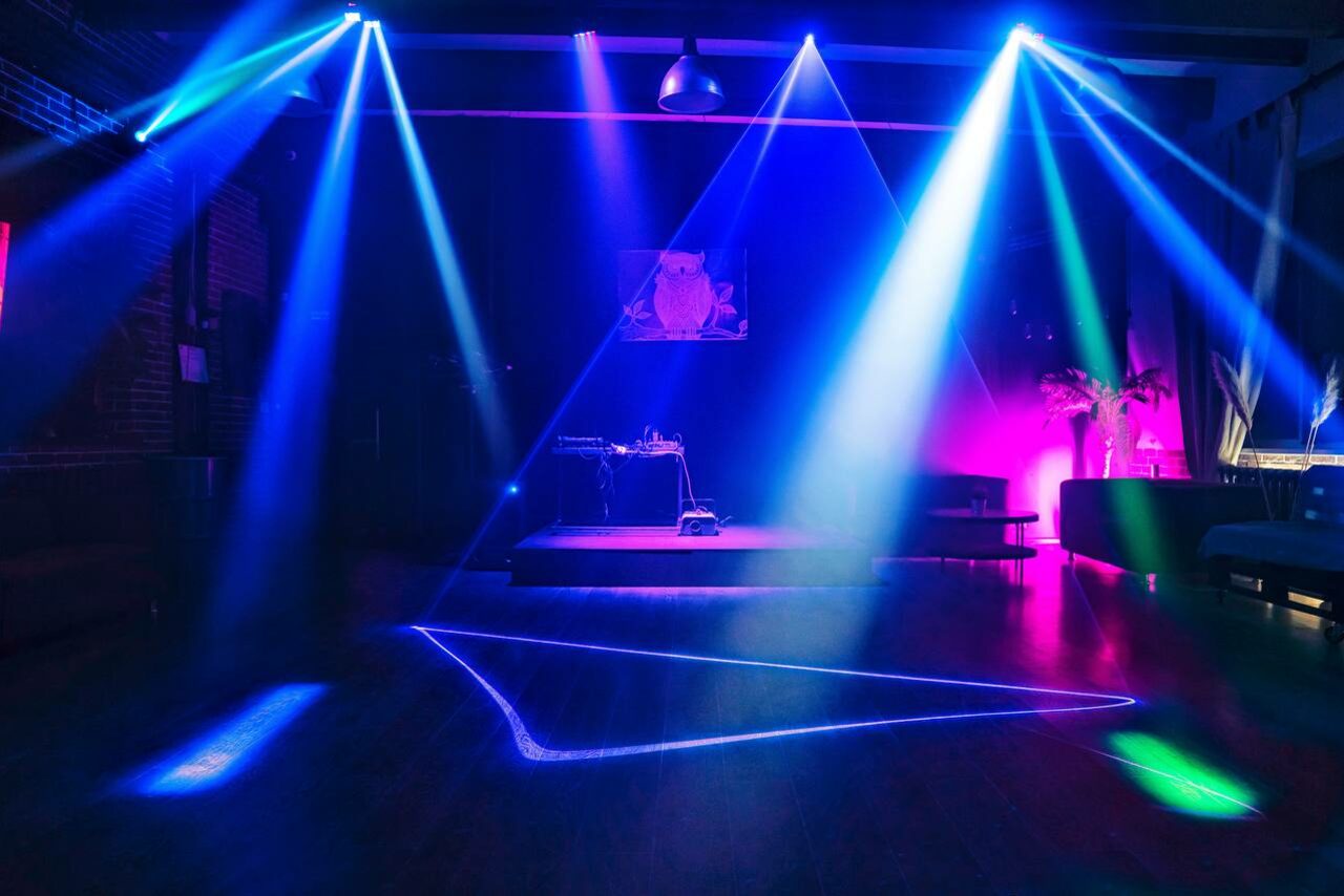 Арендовать Просторный лофт с грилем и верандой