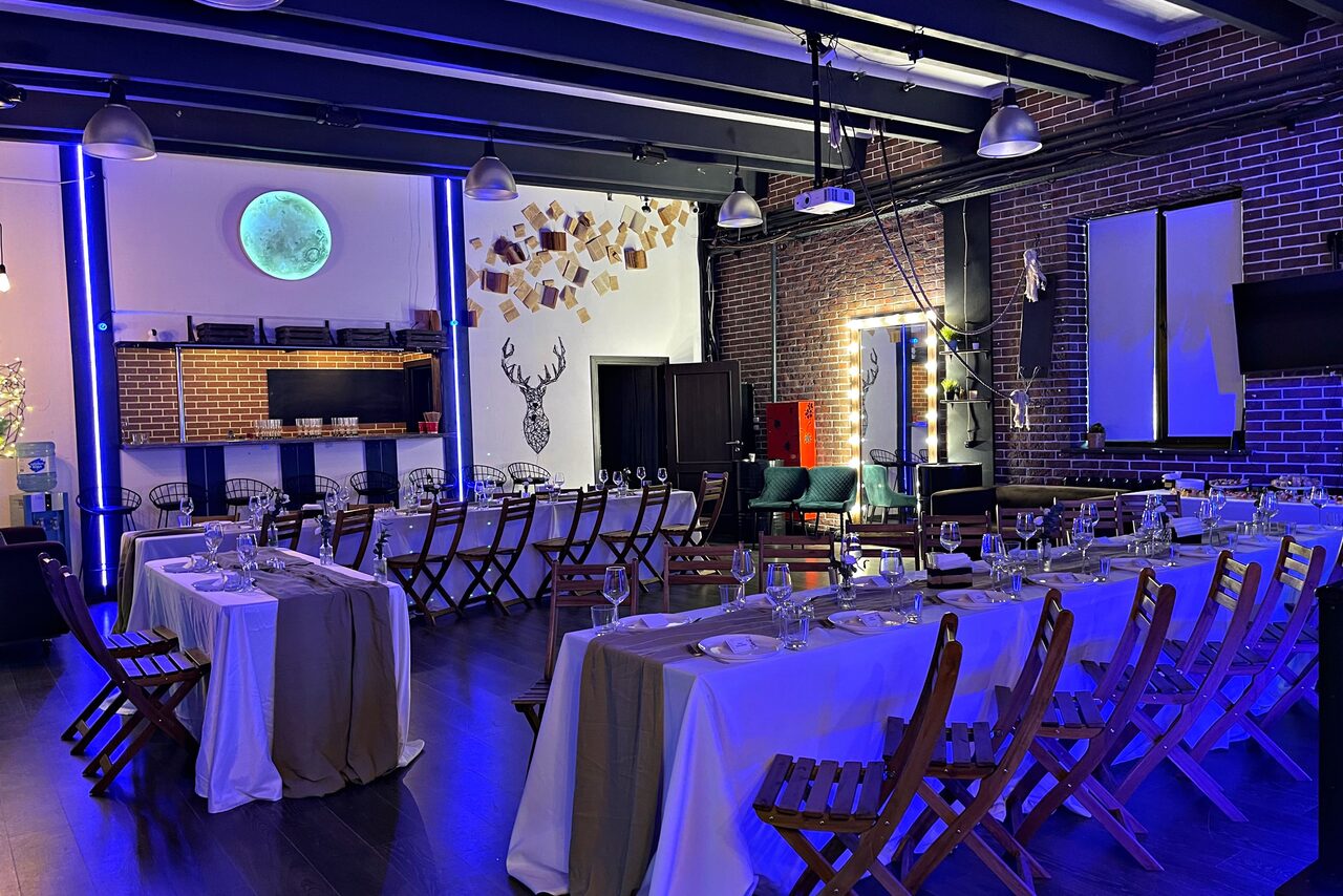 Арендовать Просторный лофт с грилем и верандой