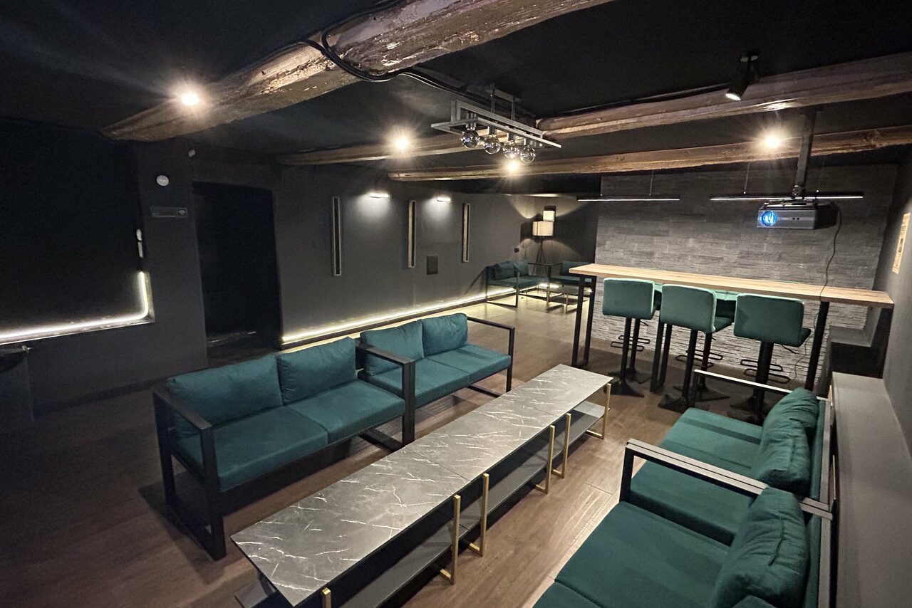 Арендовать Современный лофт-зал