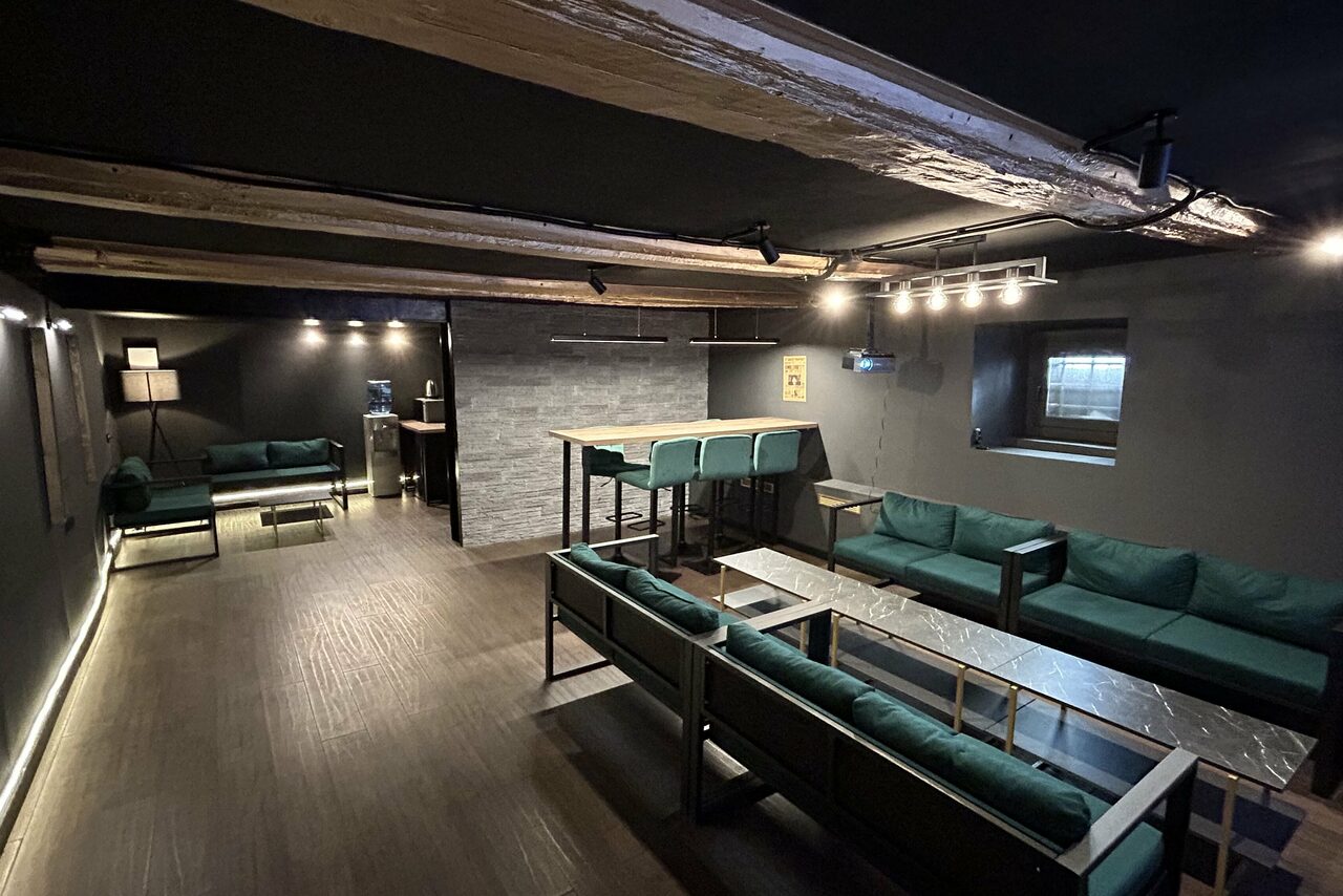 Арендовать Современный лофт-зал