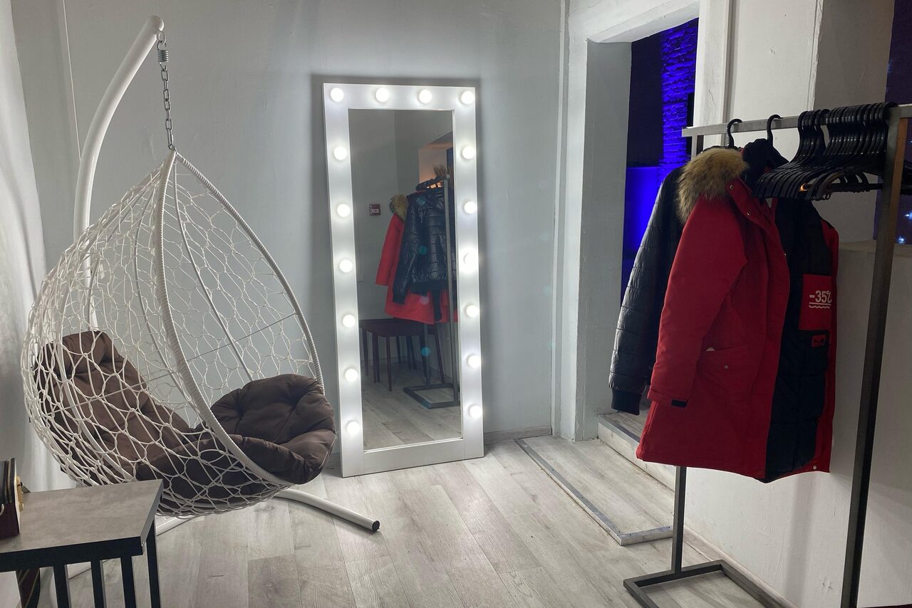 Арендовать Уютный лофт со светомузыкой