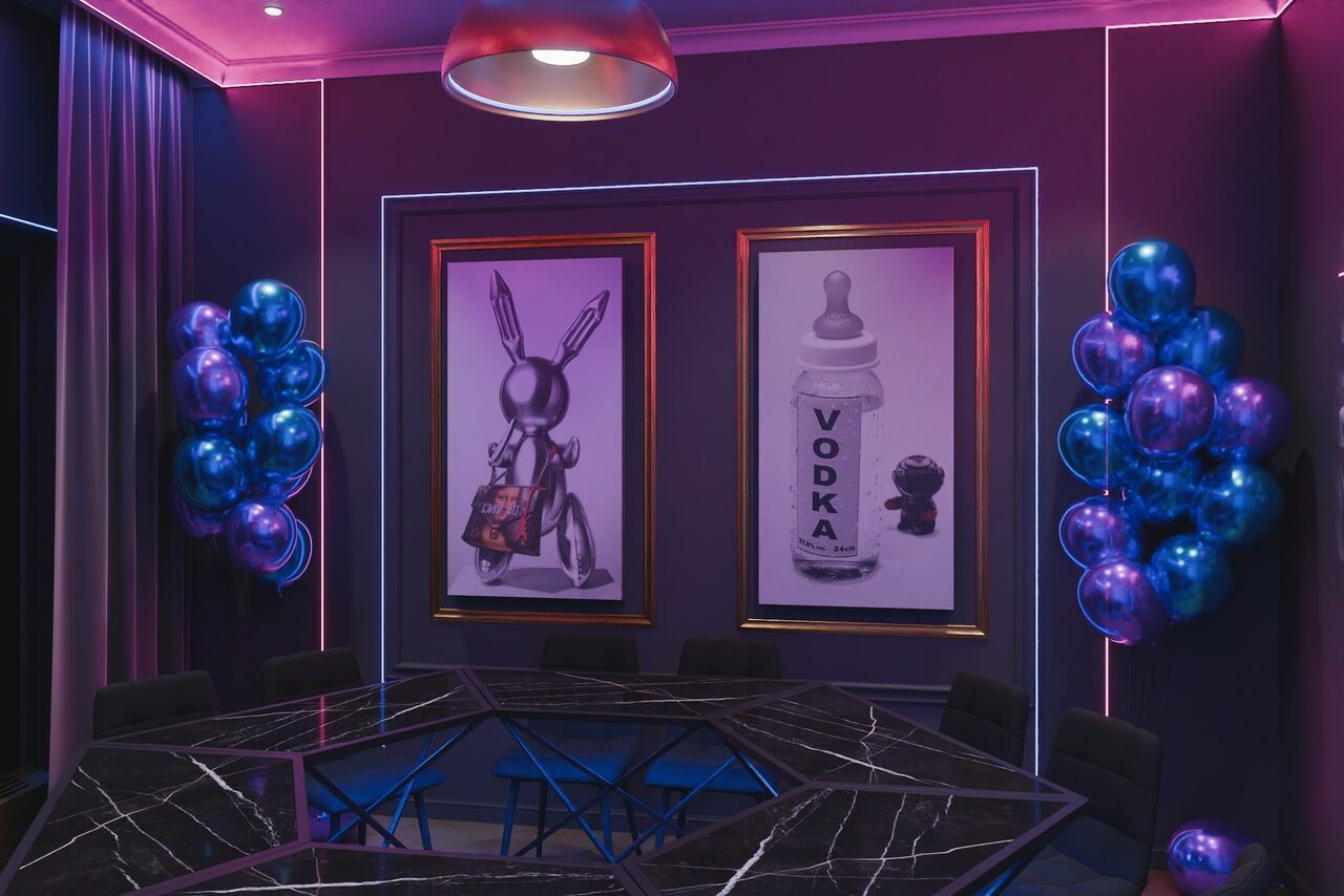 Арендовать ИглуЛофт. Свифт. Античный лофт-зал с неоном