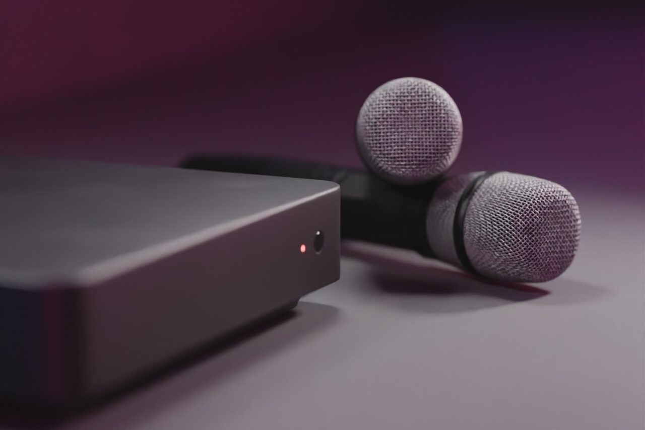 Арендовать ИглуЛофт. Свифт. Античный лофт-зал с неоном