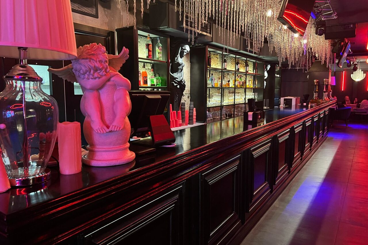 Арендовать Бард&Укулеле. Black Лофт-бар 