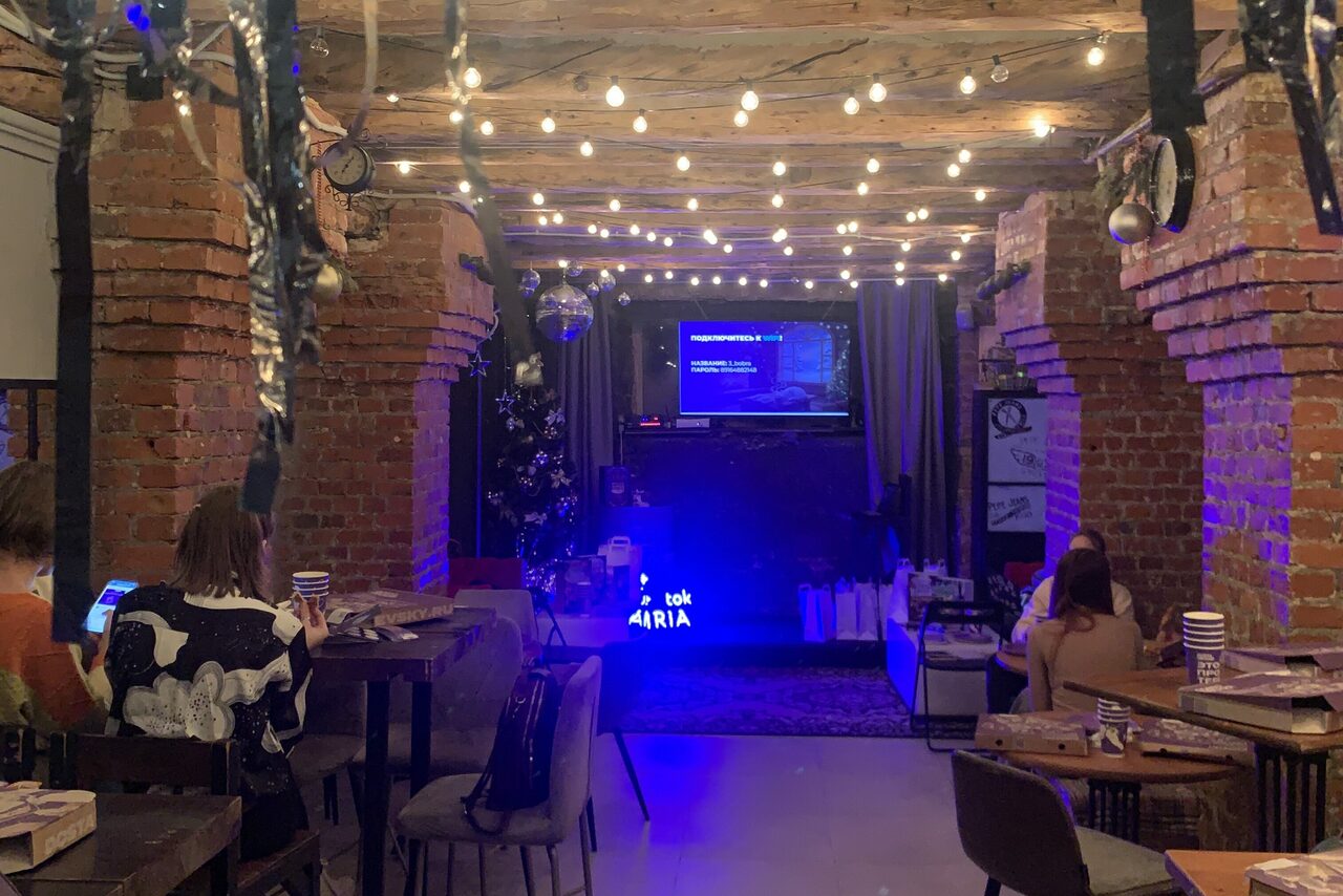 Арендовать Уютный лофт со сценой