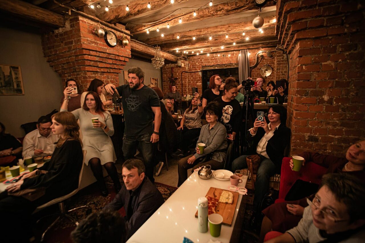 Арендовать Уютный лофт со сценой