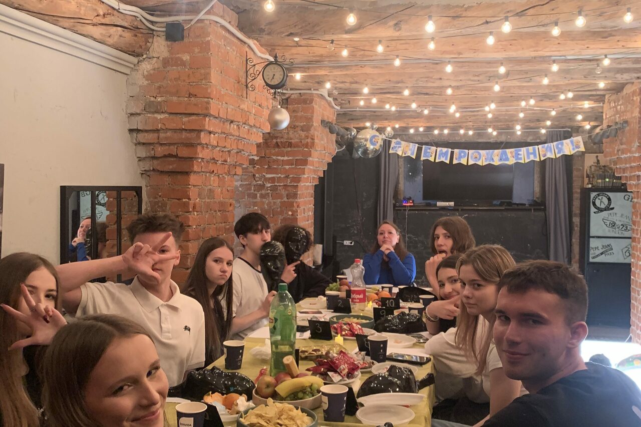 Арендовать Уютный лофт со сценой