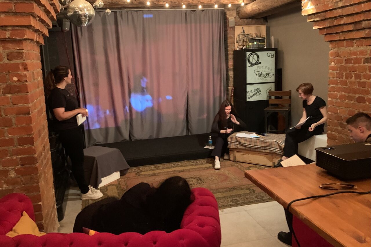 Арендовать Уютный лофт со сценой