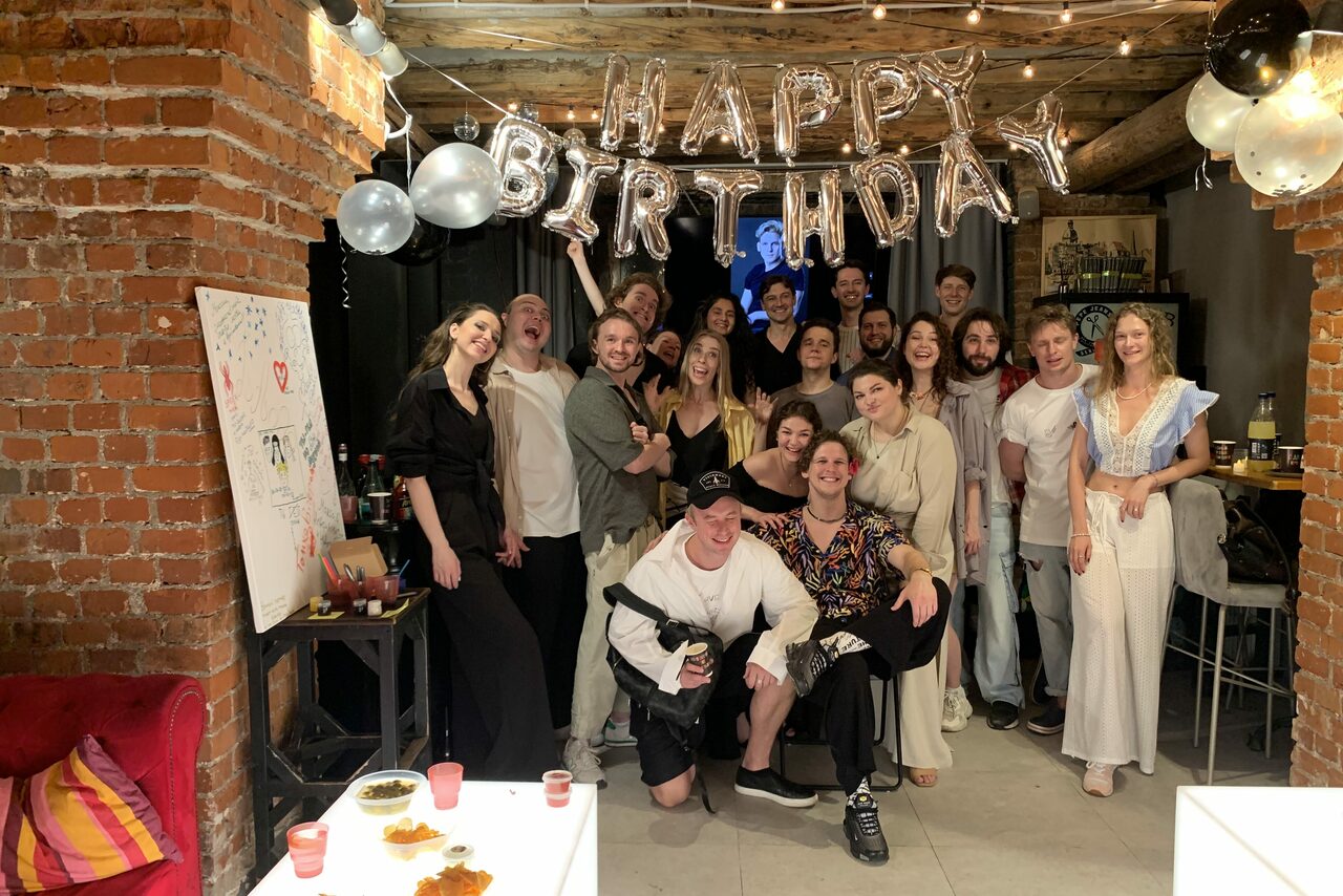 Арендовать Уютный лофт со сценой