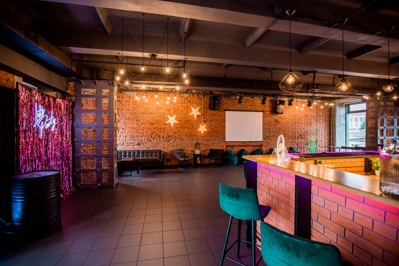 Арендовать Атмосферное лофт-пространство с выходом на веранду