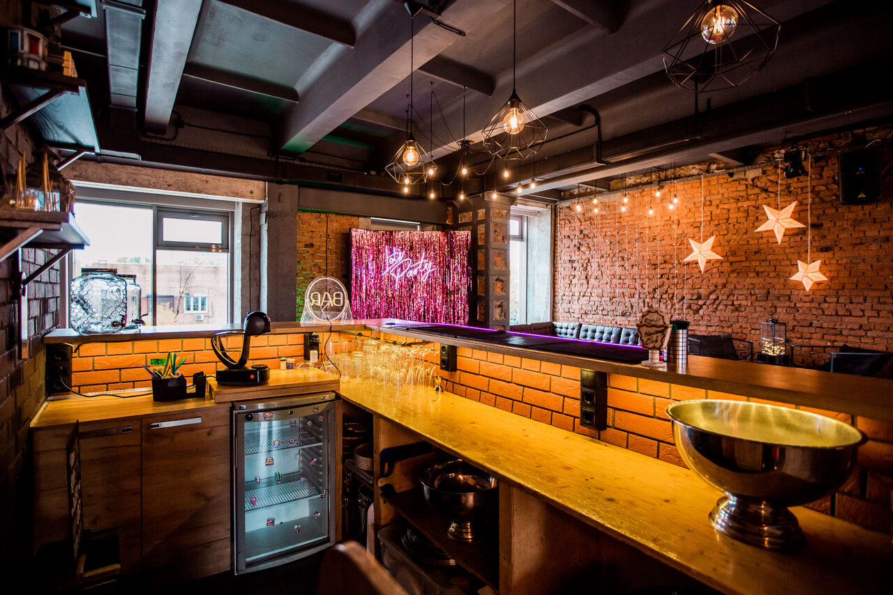 Арендовать Атмосферное лофт-пространство с выходом на веранду