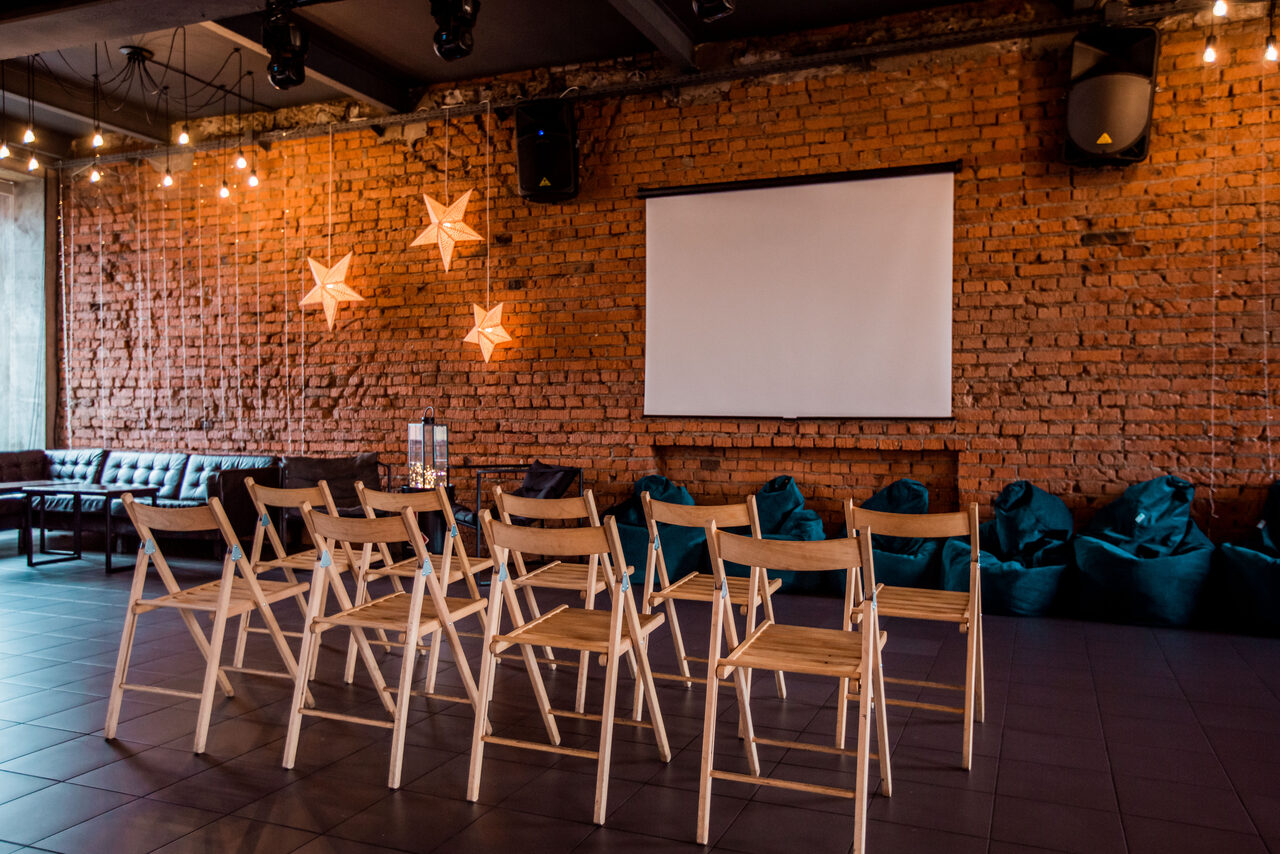 Арендовать Атмосферное лофт-пространство с выходом на веранду