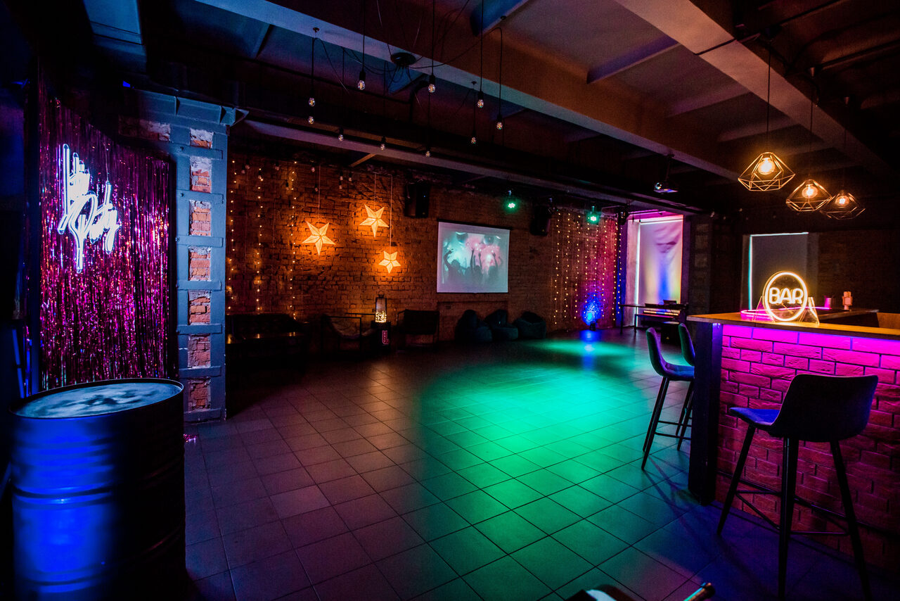 Арендовать Атмосферное лофт-пространство с выходом на веранду