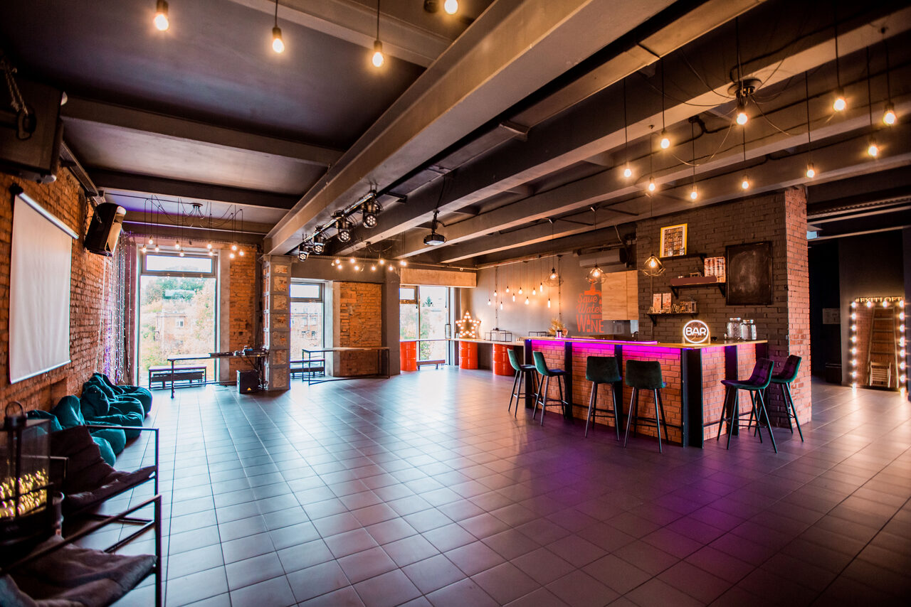 Арендовать Атмосферное лофт-пространство с выходом на веранду