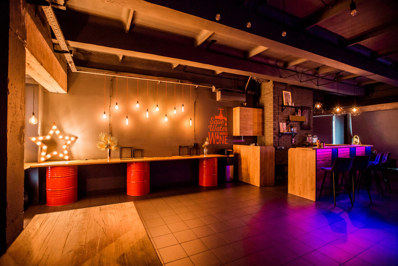 Арендовать Атмосферное лофт-пространство с выходом на веранду