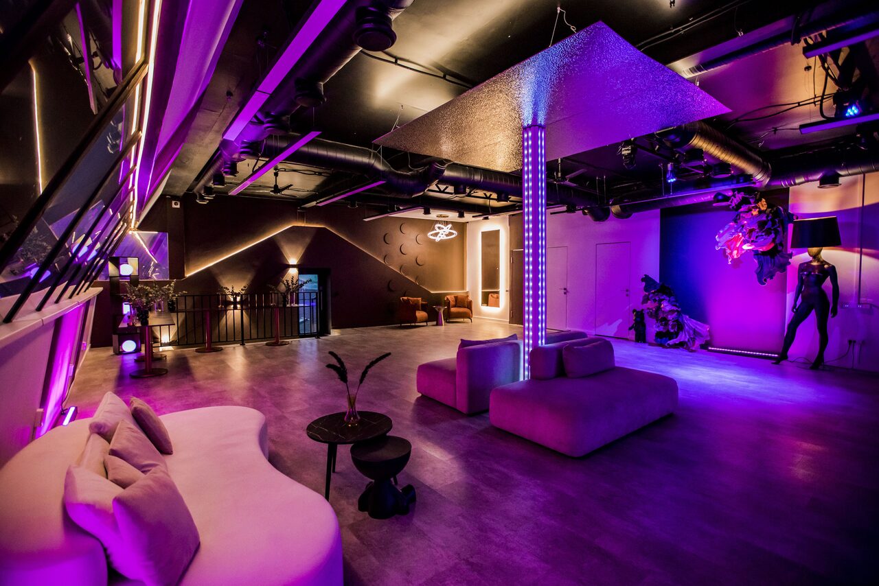 Арендовать Мусс Лофт. Светлый лофт с верандой на крыше