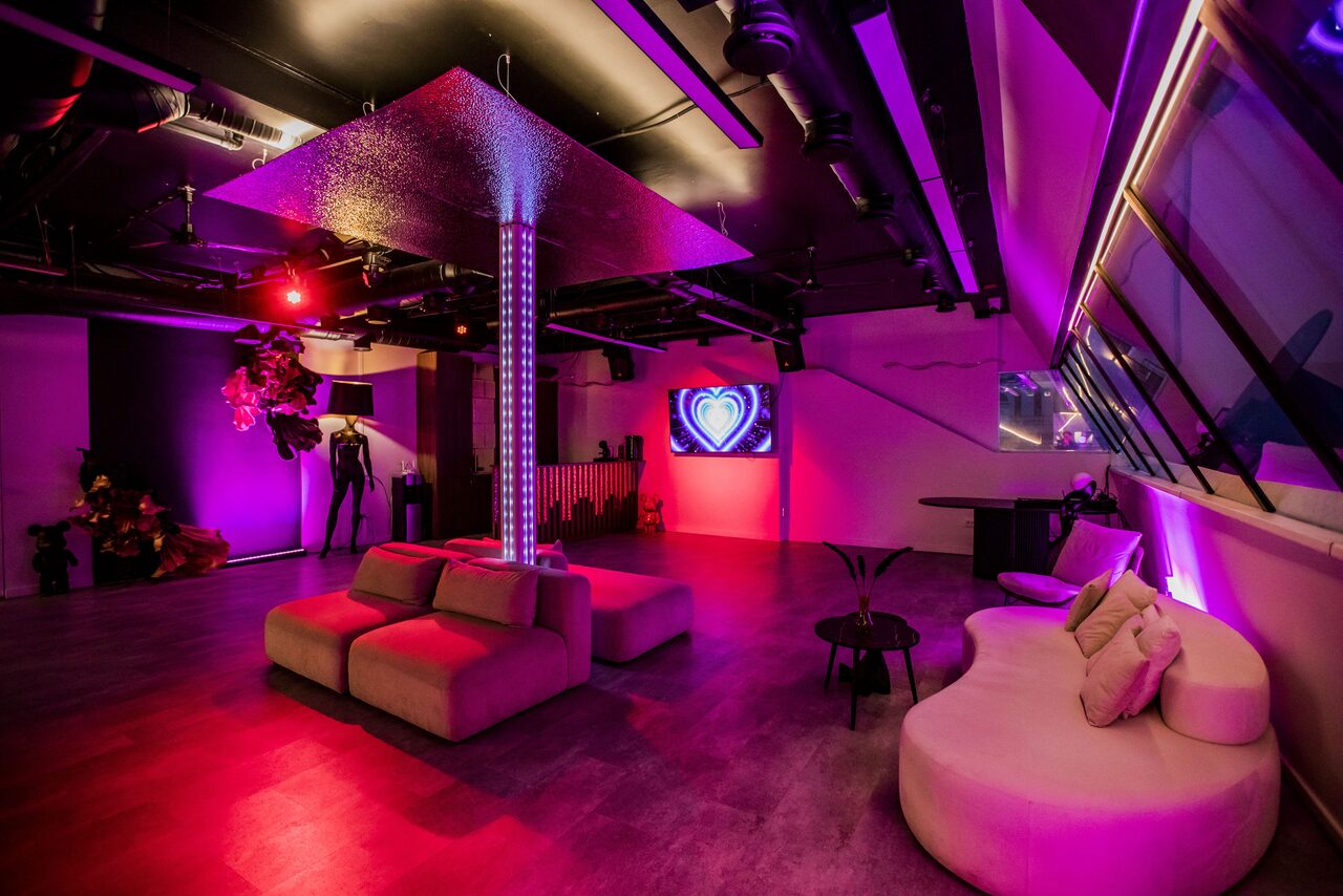 Арендовать Мусс Лофт. Светлый лофт с верандой на крыше