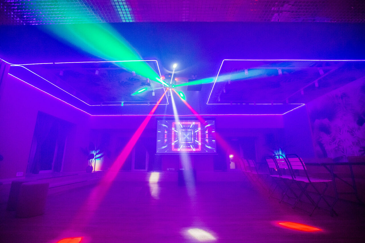 Арендовать Тропический лофт с современным дизайном и верандой