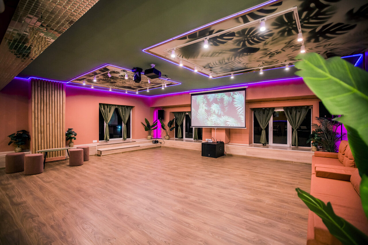 Арендовать Тропический лофт с современным дизайном и верандой