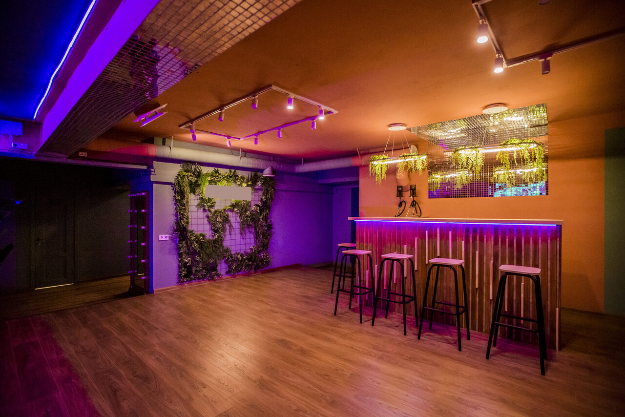 Арендовать Тропический лофт с современным дизайном и верандой