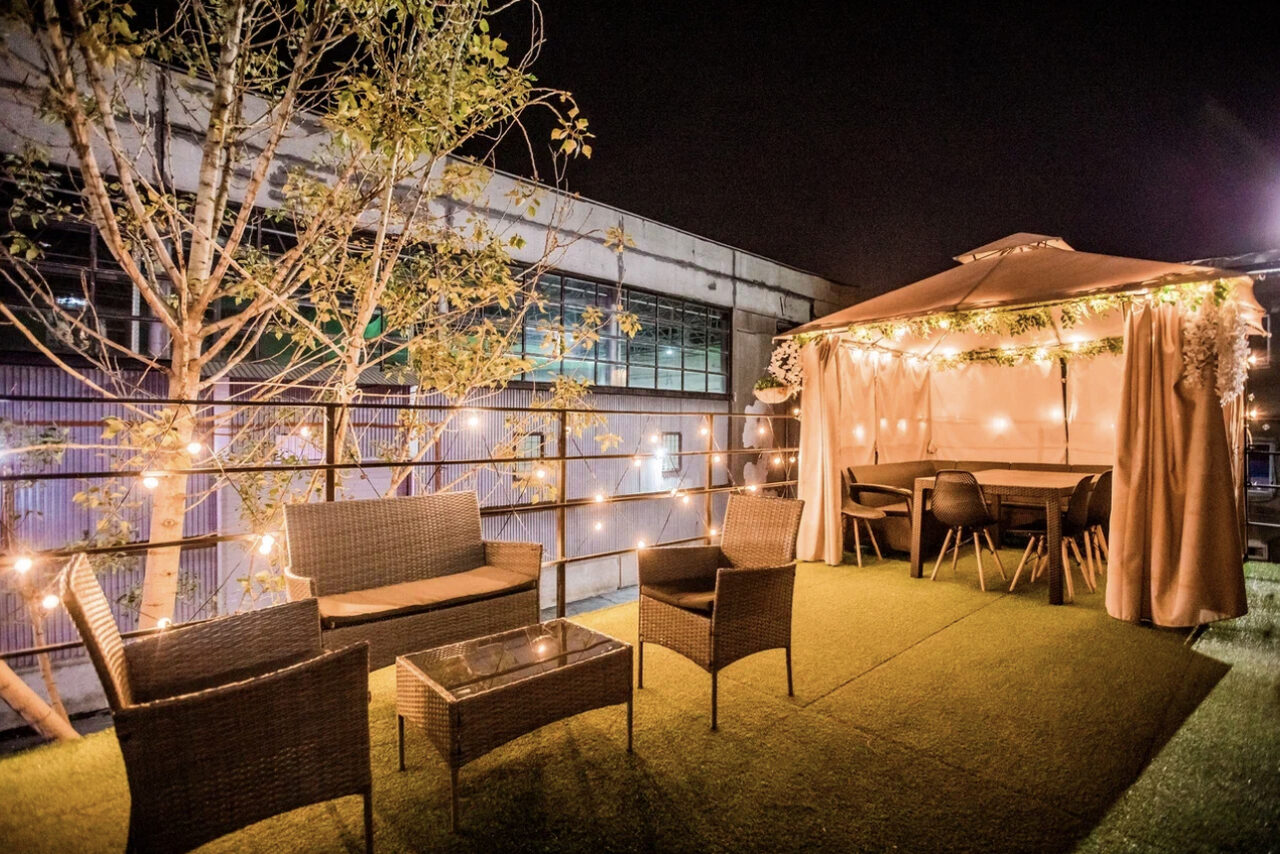 Арендовать Тропический лофт с современным дизайном и верандой