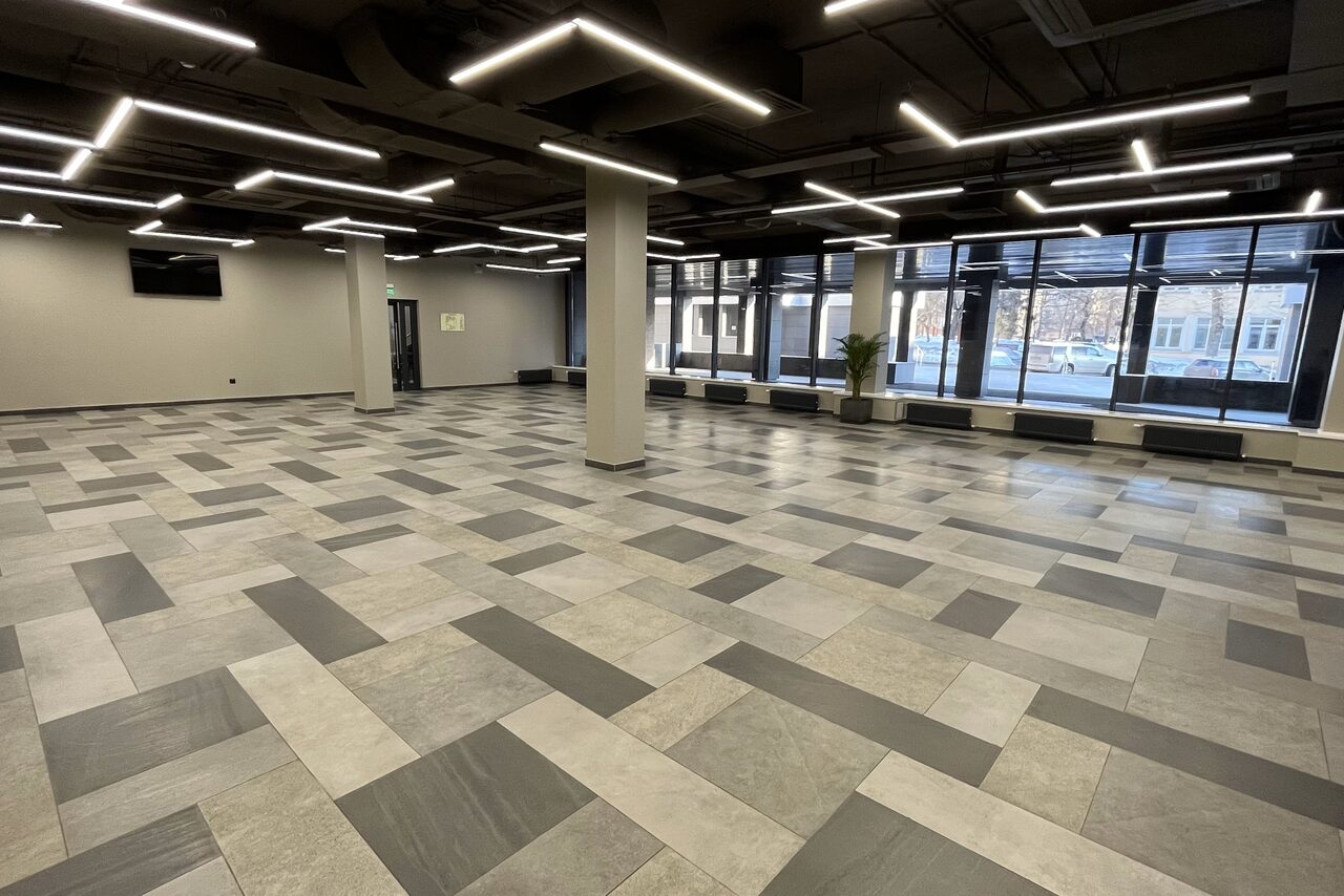 Арендовать Пространство с большими окнами для ваших мероприятий