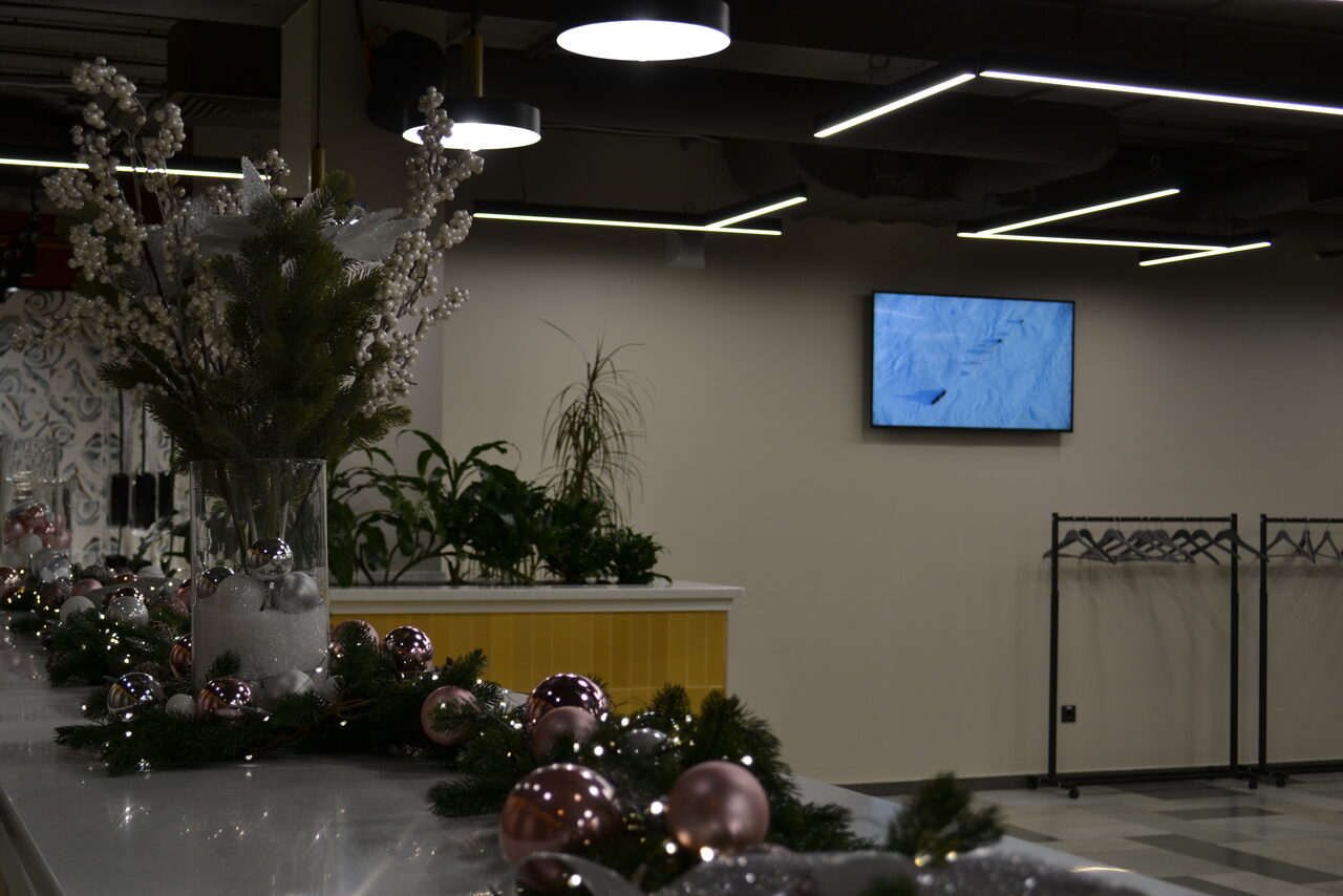 Арендовать Пространство с большими окнами для ваших мероприятий