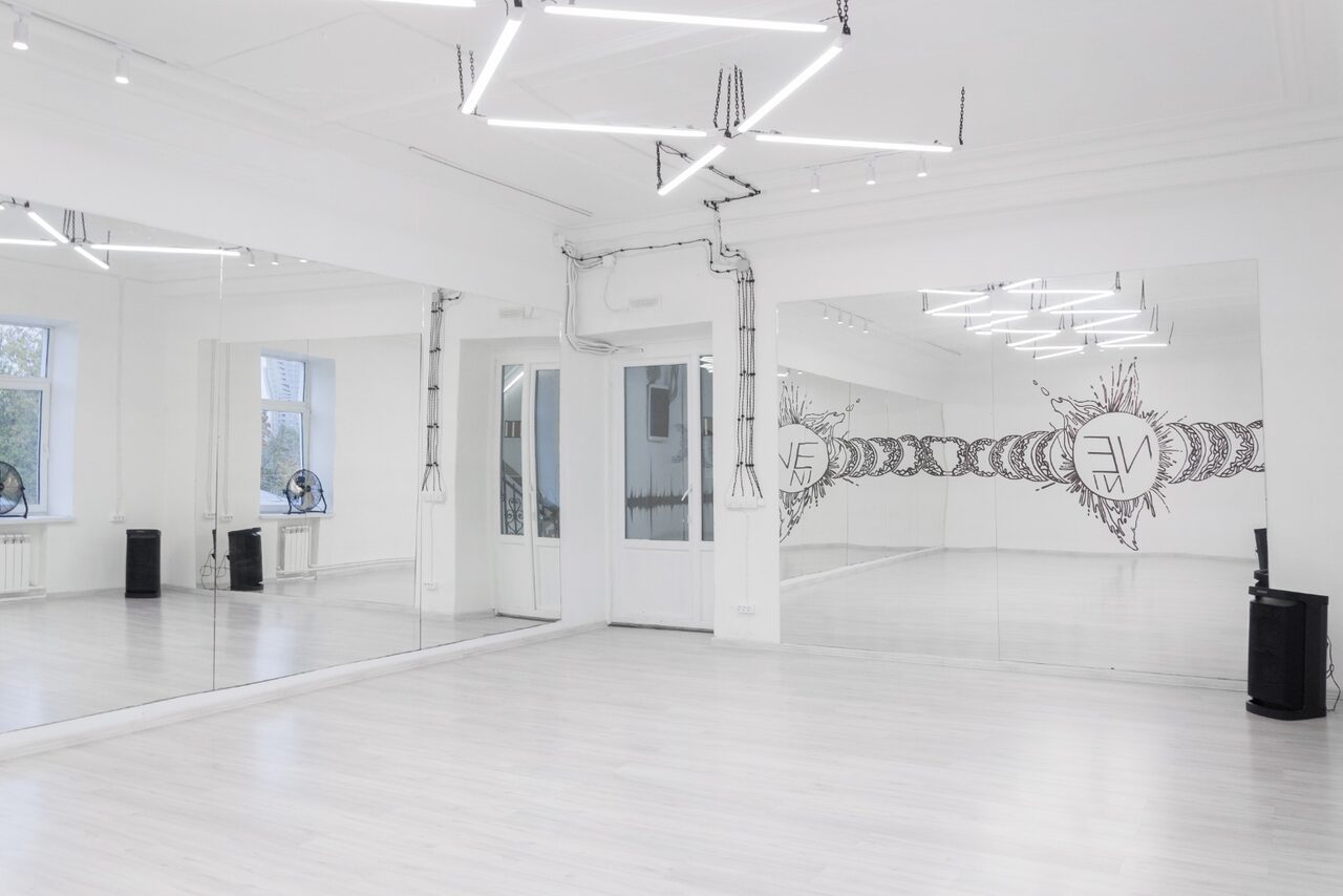 Арендовать Белый танцевальный зал