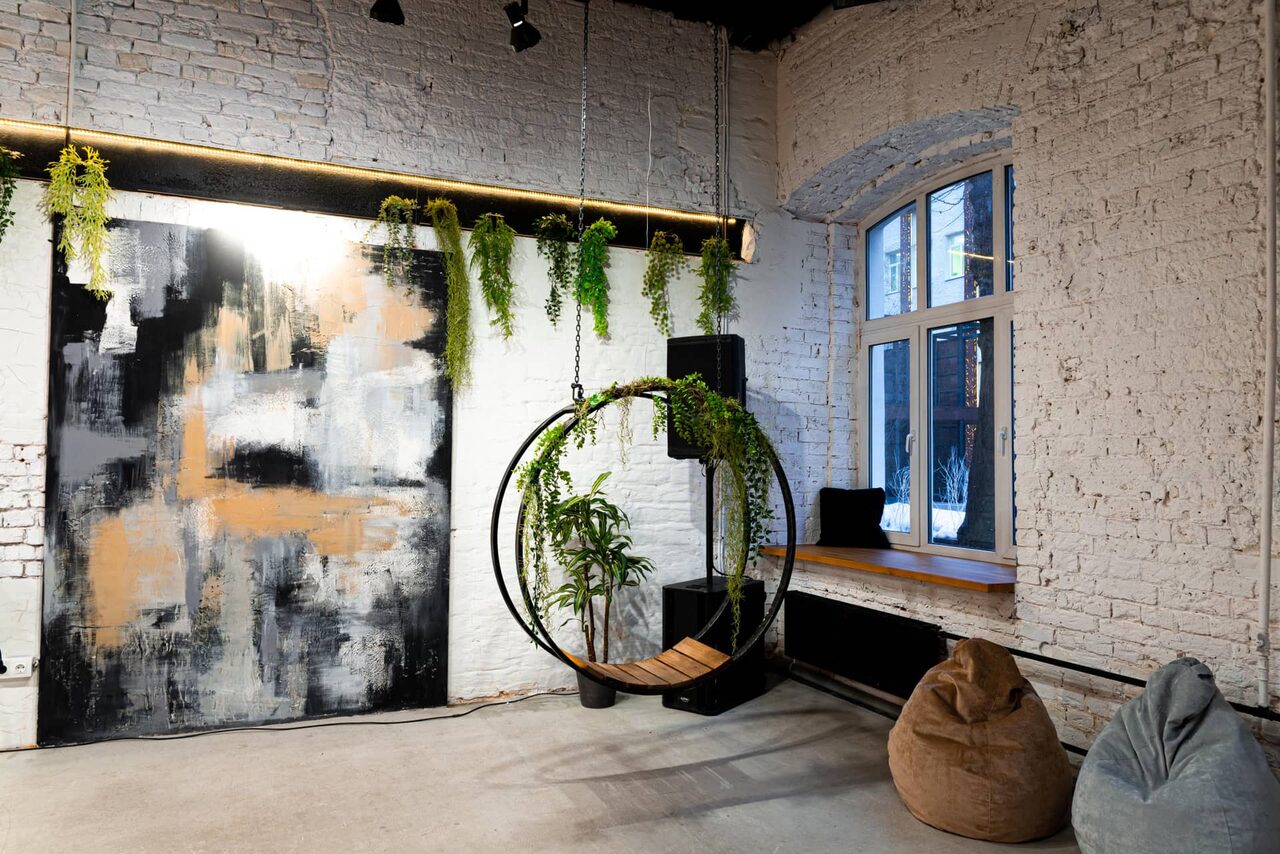 Арендовать Лофт в эко-стиле с большими окнами и выходом на веранду