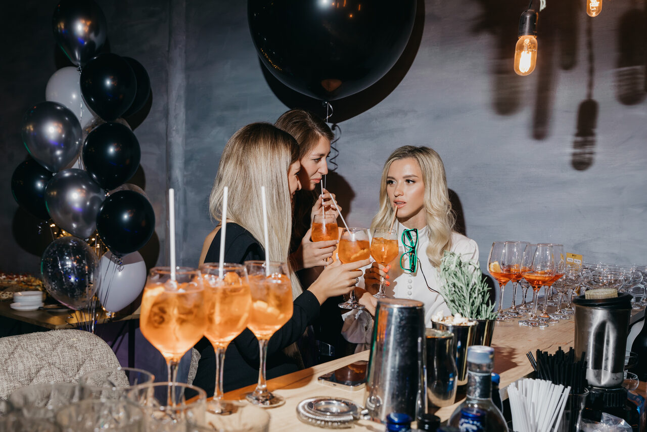 Арендовать Лофт в эко-стиле с большими окнами и выходом на веранду