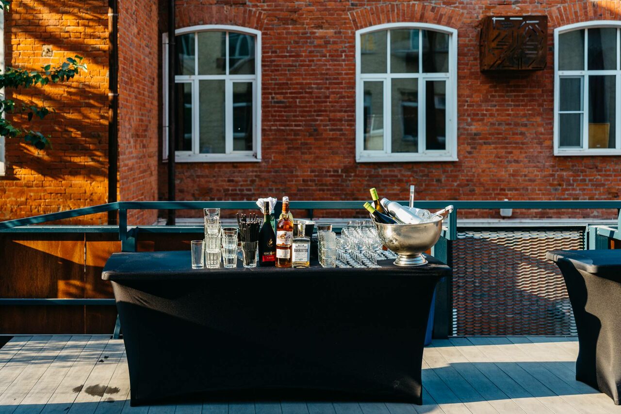 Арендовать Лофт в эко-стиле с большими окнами и выходом на веранду