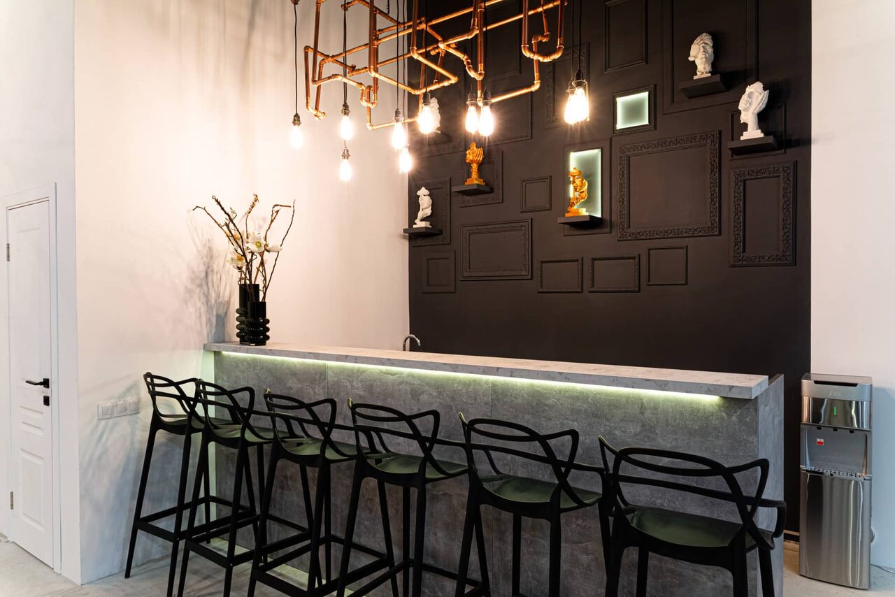 Арендовать Светлый лофт с большими окнами и выходом на веранду