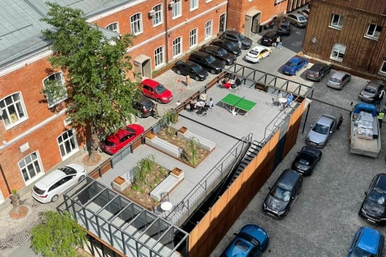 Арендовать Светлый лофт с большими окнами и выходом на веранду