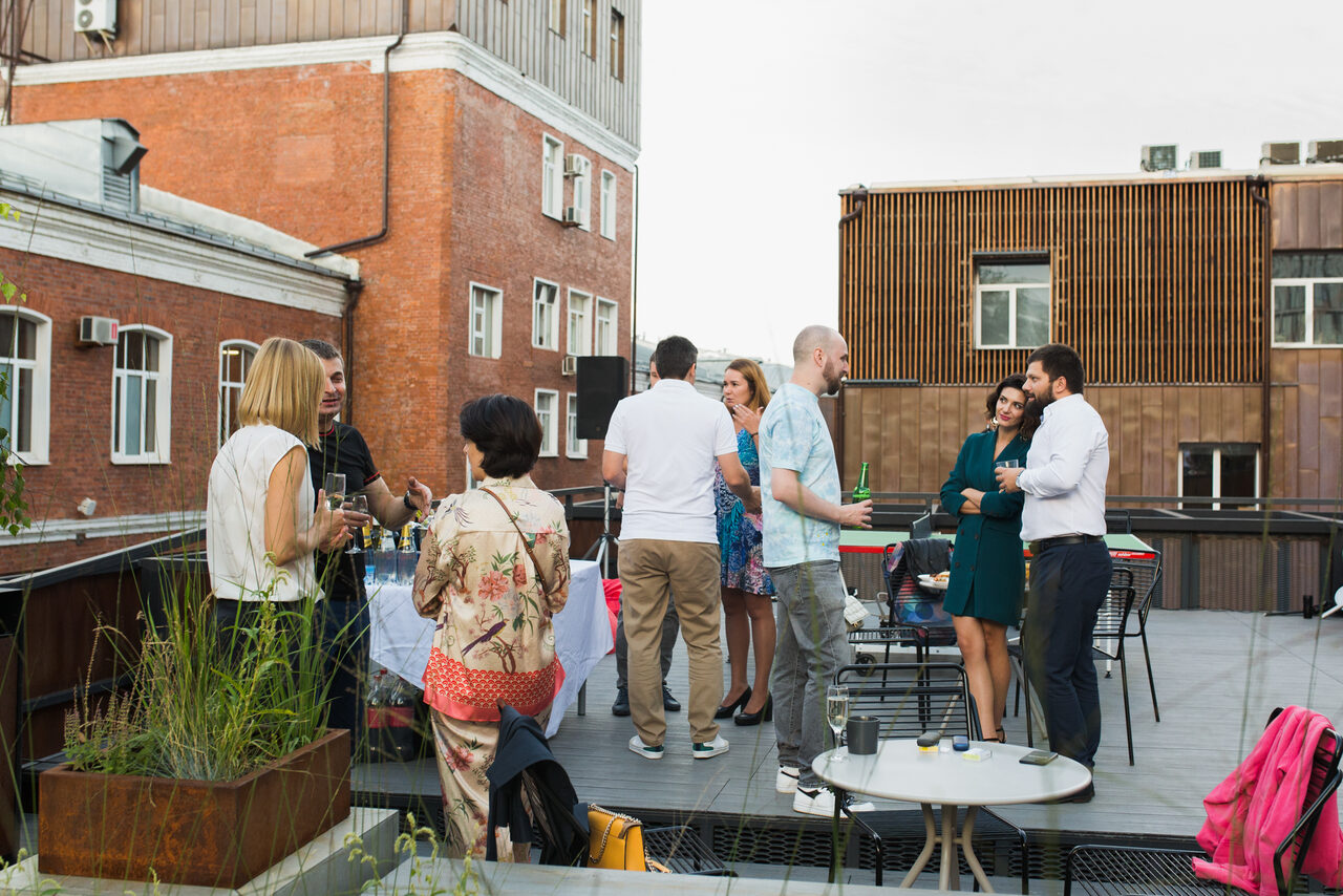 Арендовать Светлый лофт с большими окнами и выходом на веранду