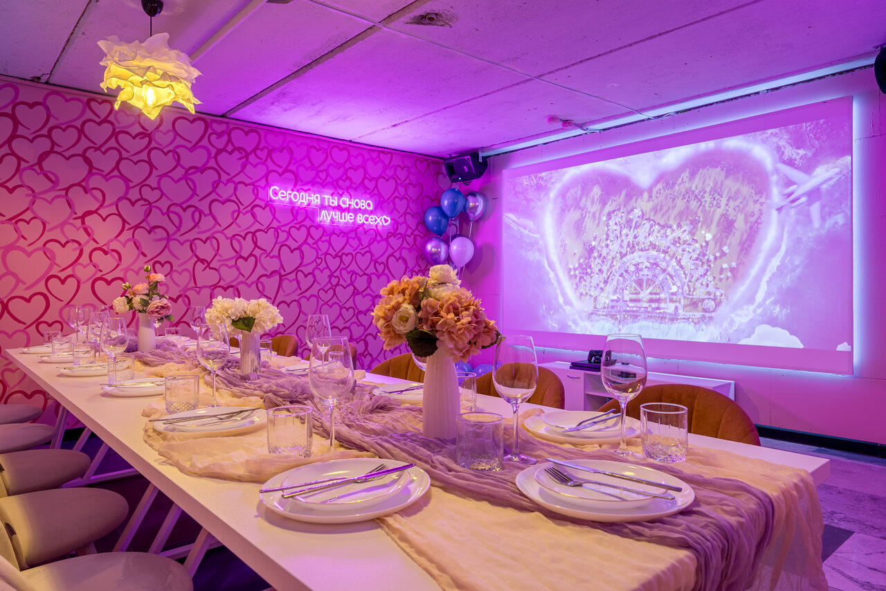 Арендовать Розовый лофт-зал Candy 