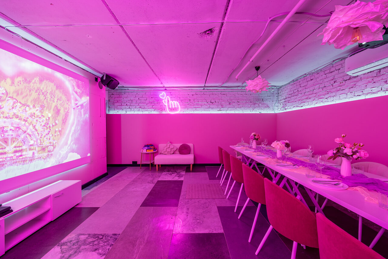 Арендовать Розовый лофт-зал Candy 