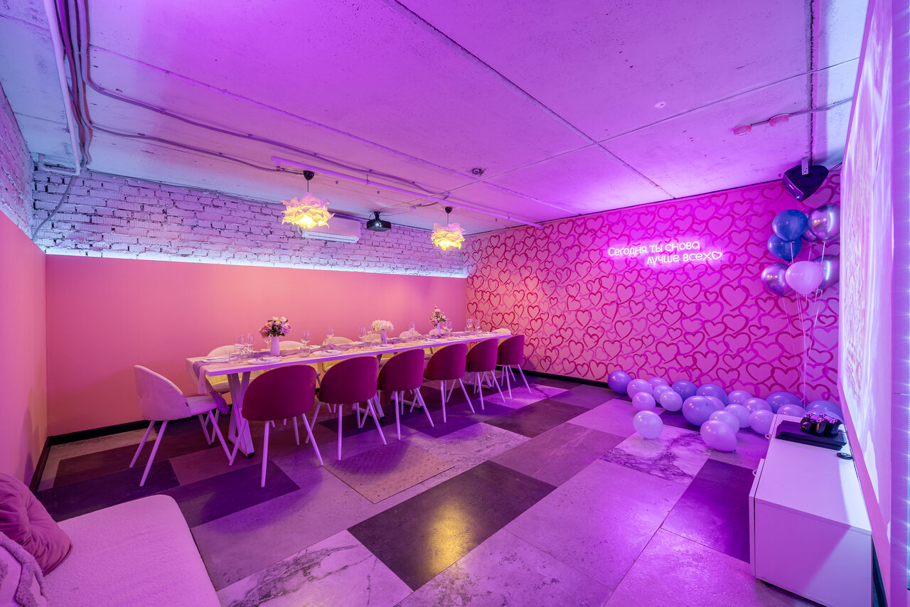 Арендовать Розовый лофт-зал Candy 