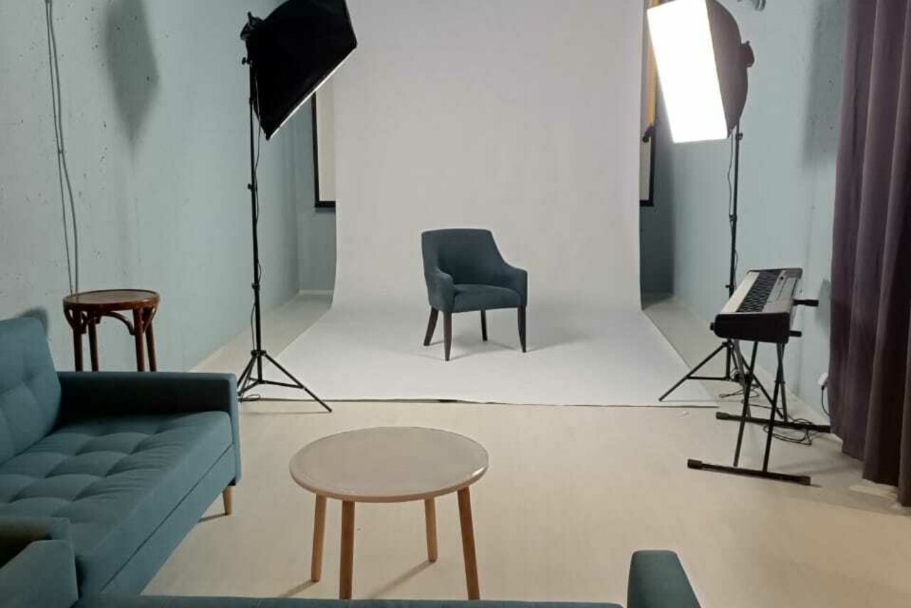 Арендовать Светлая мастерская в Шушарах 