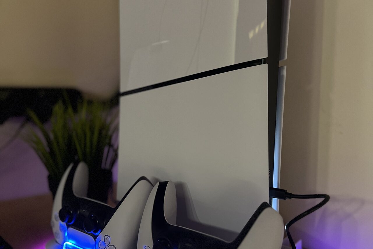 Арендовать Тёмный лофт с современным дизайном