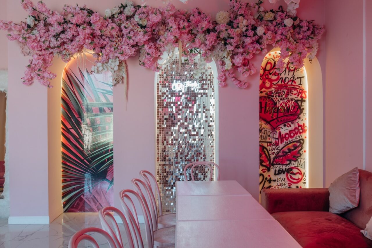 Арендовать Зал Барби. Лофт с нежными цветами